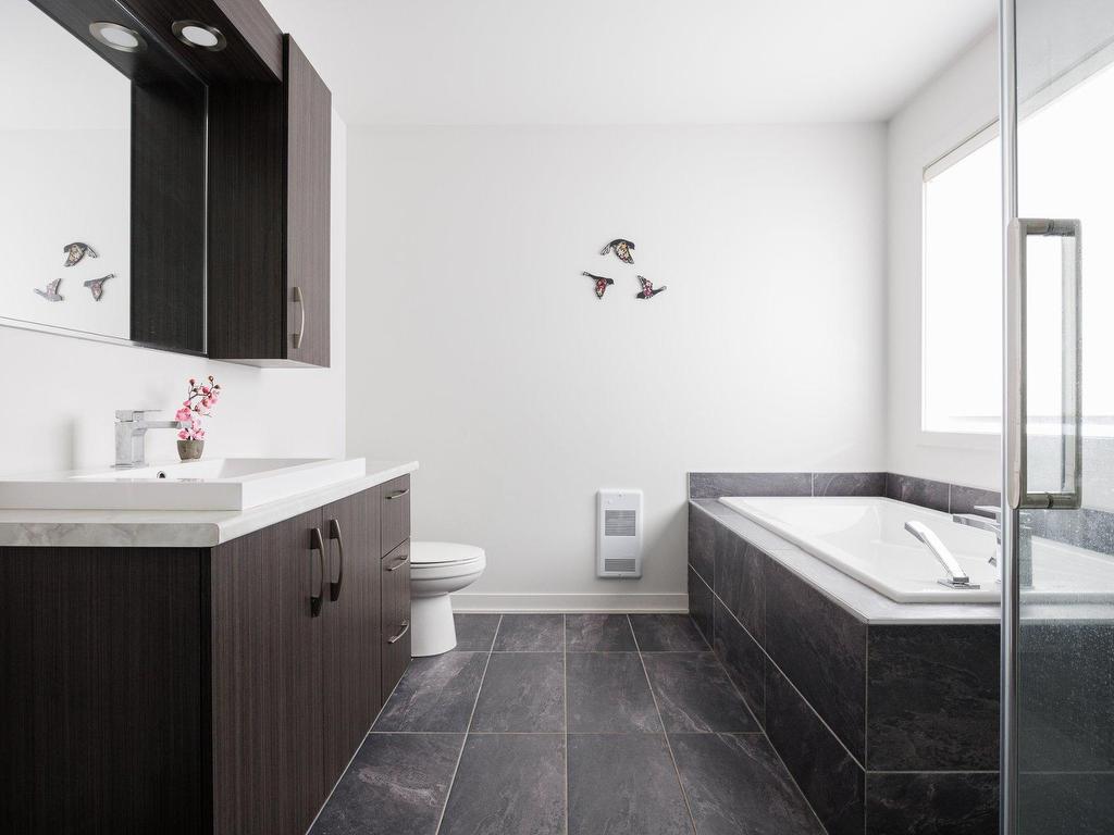 









3260


Rue du Riesling

,
Sainte-Marthe-sur-le-Lac,




QC
J0N1P0

