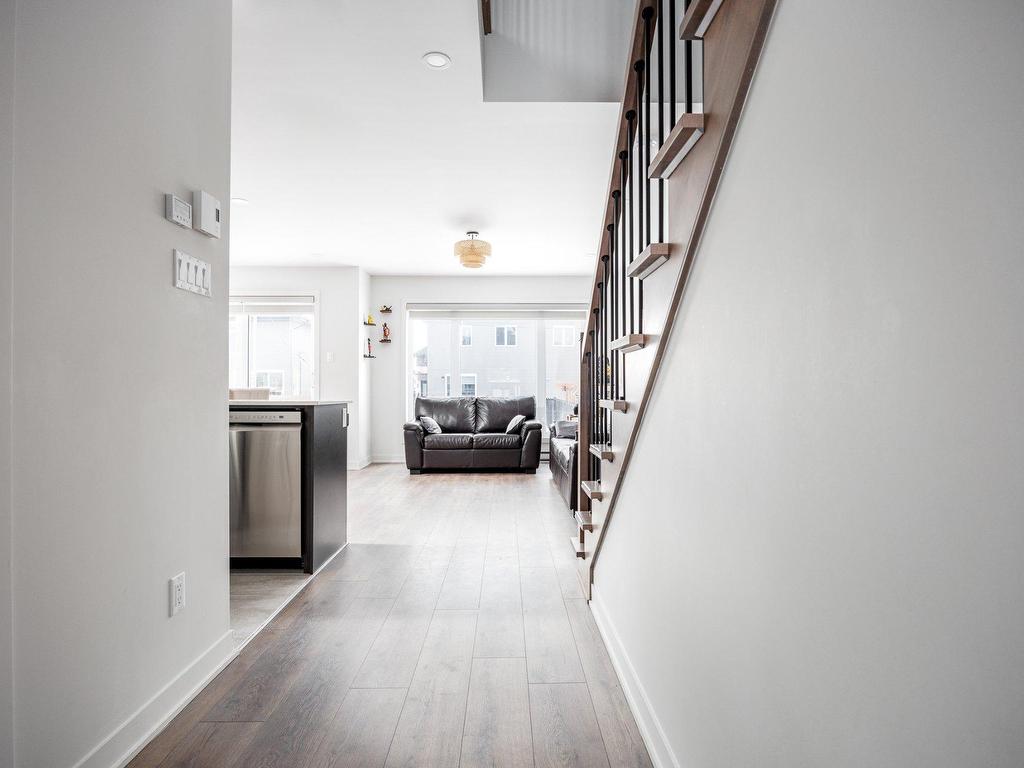 









3260


Rue du Riesling

,
Sainte-Marthe-sur-le-Lac,




QC
J0N1P0

