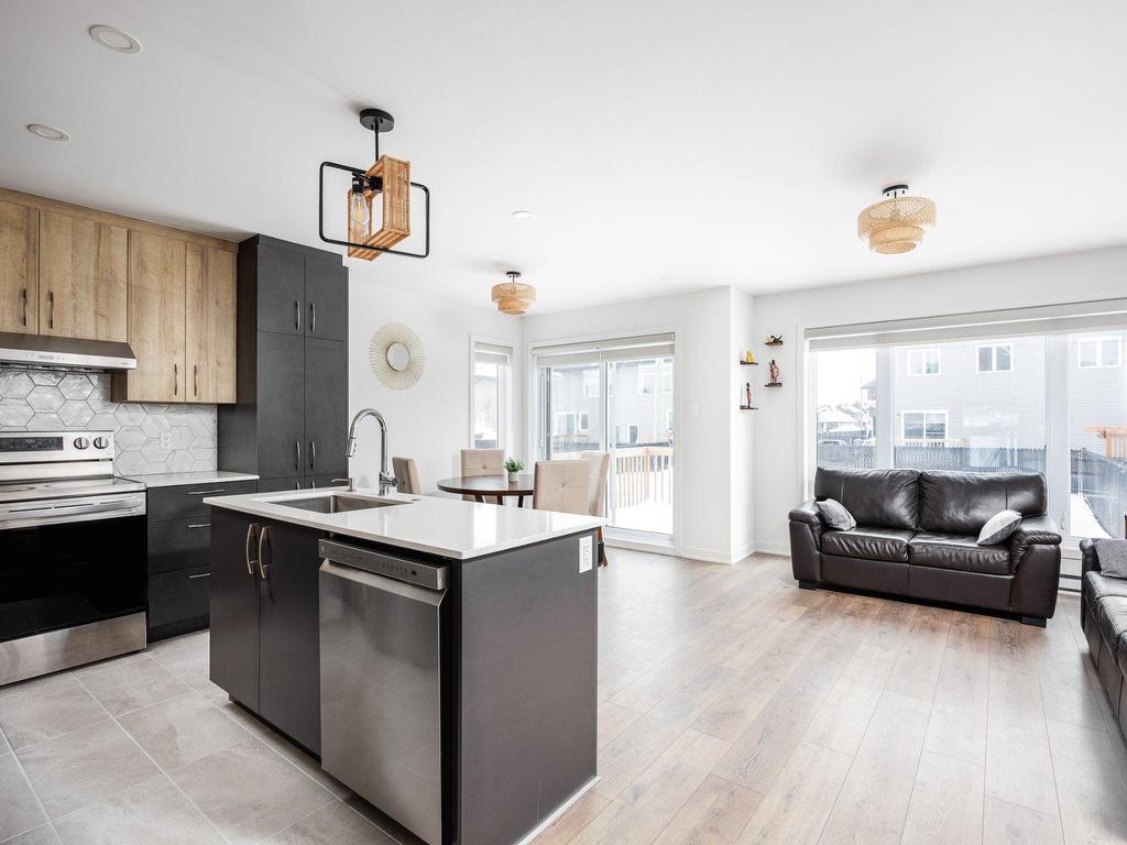









3260


Rue du Riesling

,
Sainte-Marthe-sur-le-Lac,




QC
J0N1P0

