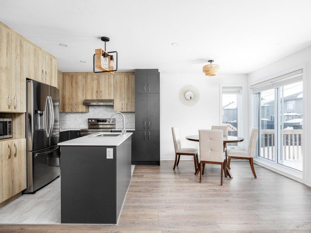 









3260


Rue du Riesling

,
Sainte-Marthe-sur-le-Lac,




QC
J0N1P0

