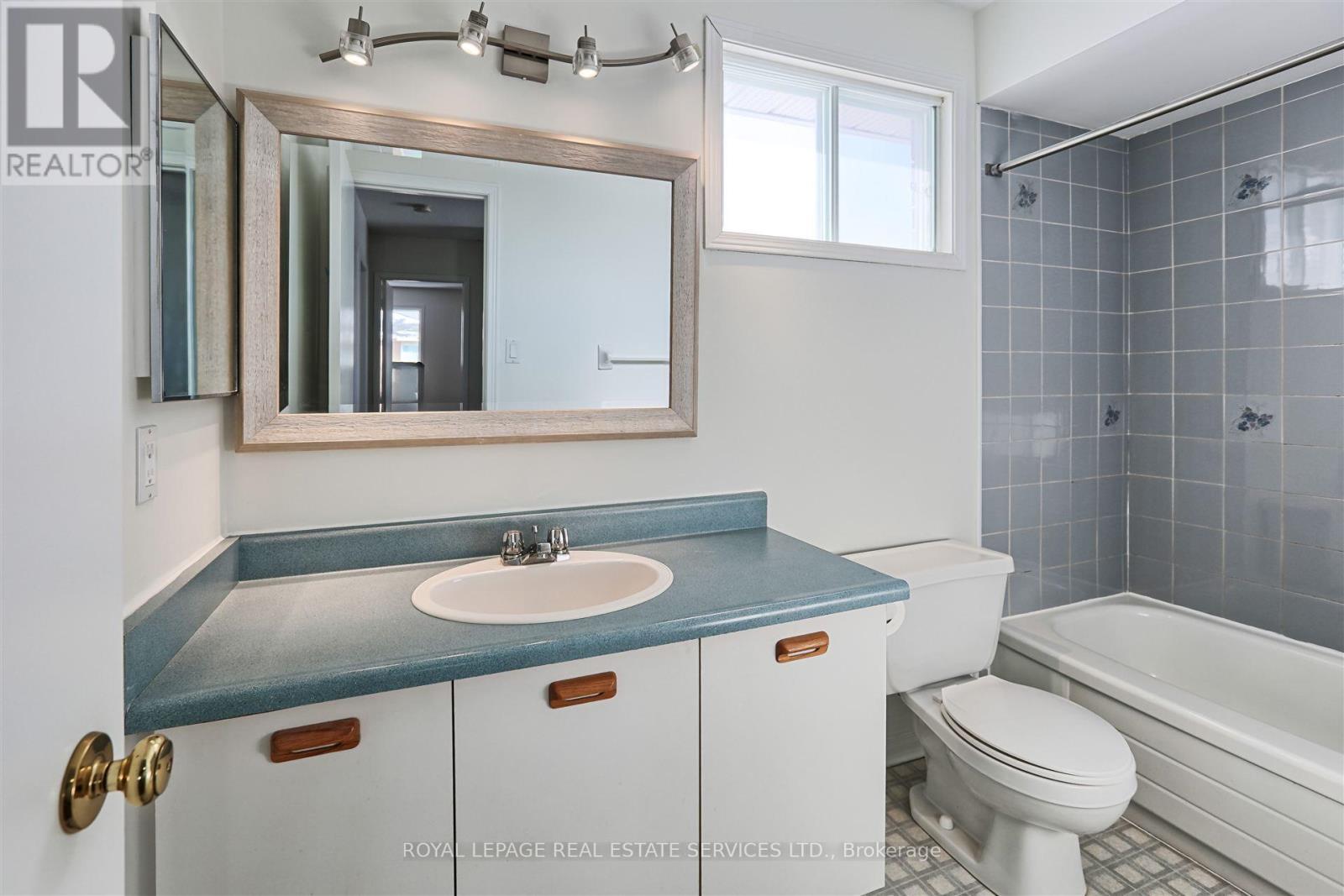 












76 WILLERTON CLOSE

,
Brampton,




Ontario
L6V4J2

