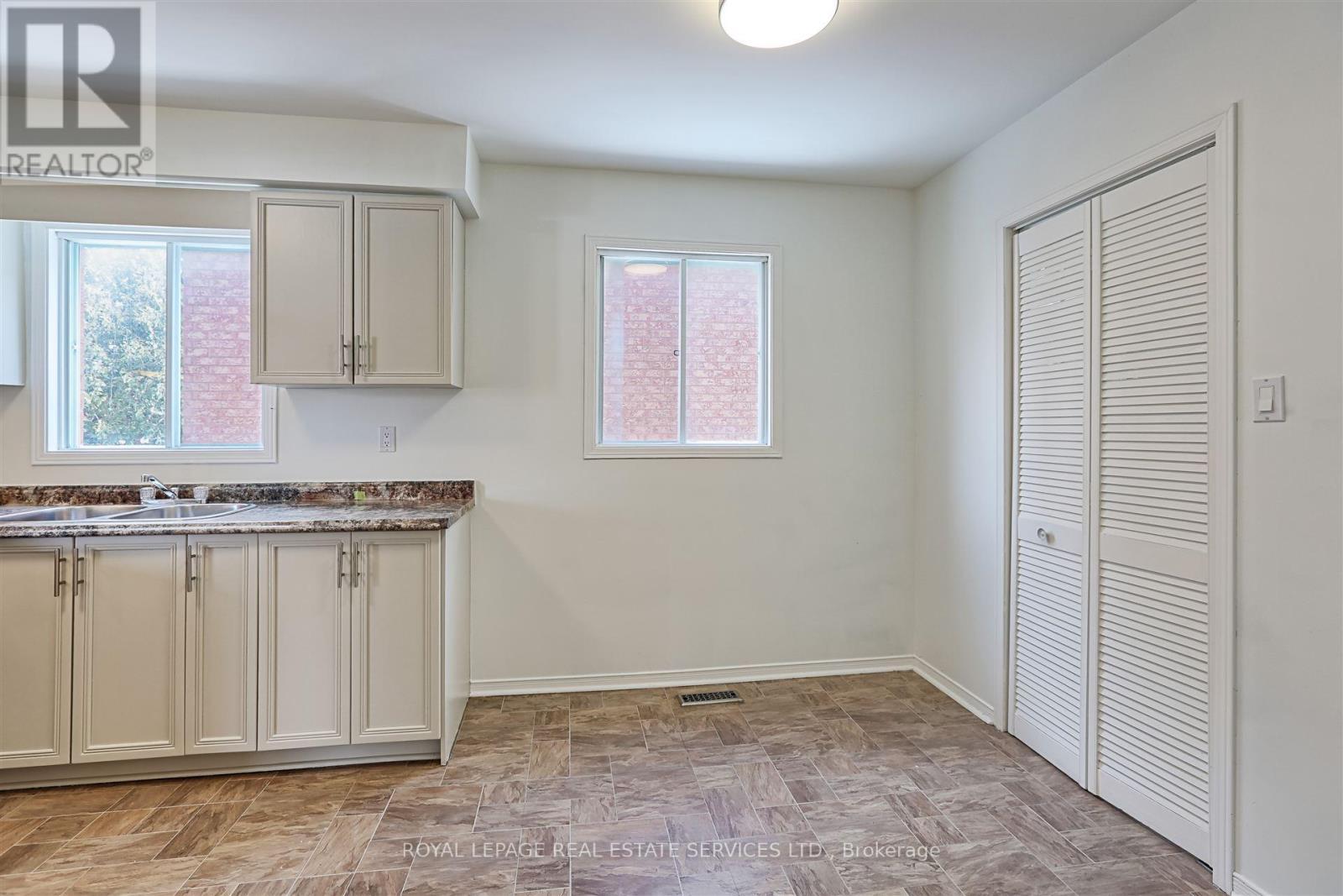 












76 WILLERTON CLOSE

,
Brampton,




Ontario
L6V4J2

