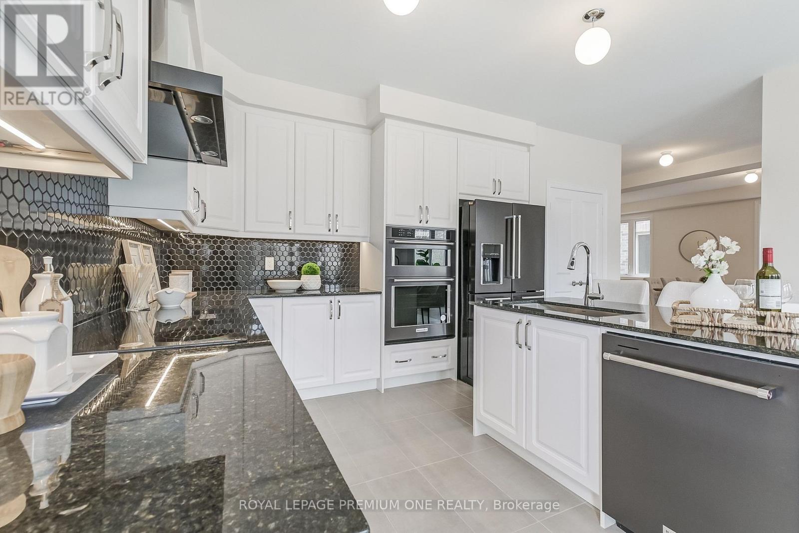 












799 APPLE TERRACE

,
Milton,




Ontario
L9E2C3

