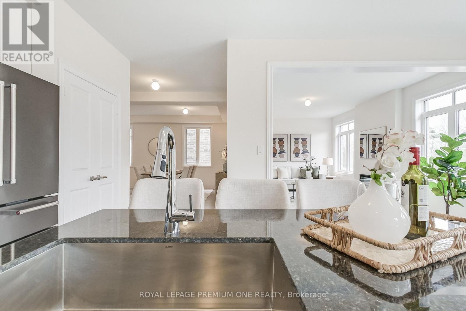 












799 APPLE TERRACE

,
Milton,




Ontario
L9E2C3

