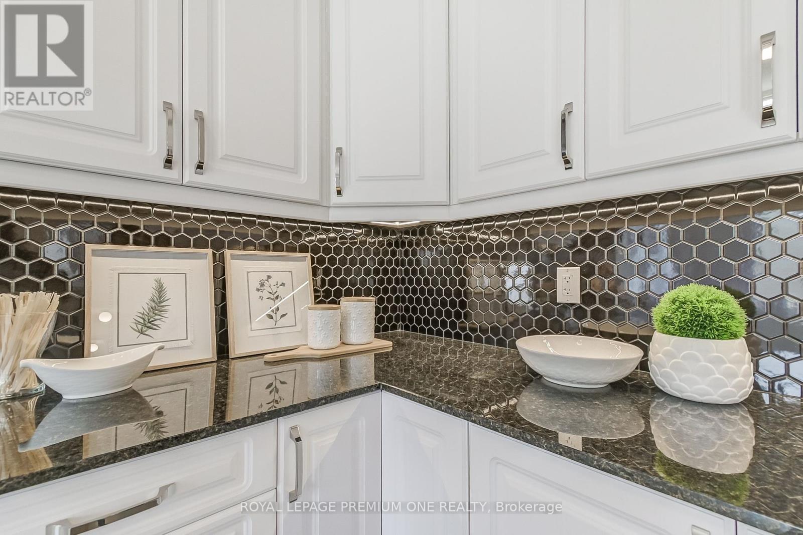 












799 APPLE TERRACE

,
Milton,




Ontario
L9E2C3

