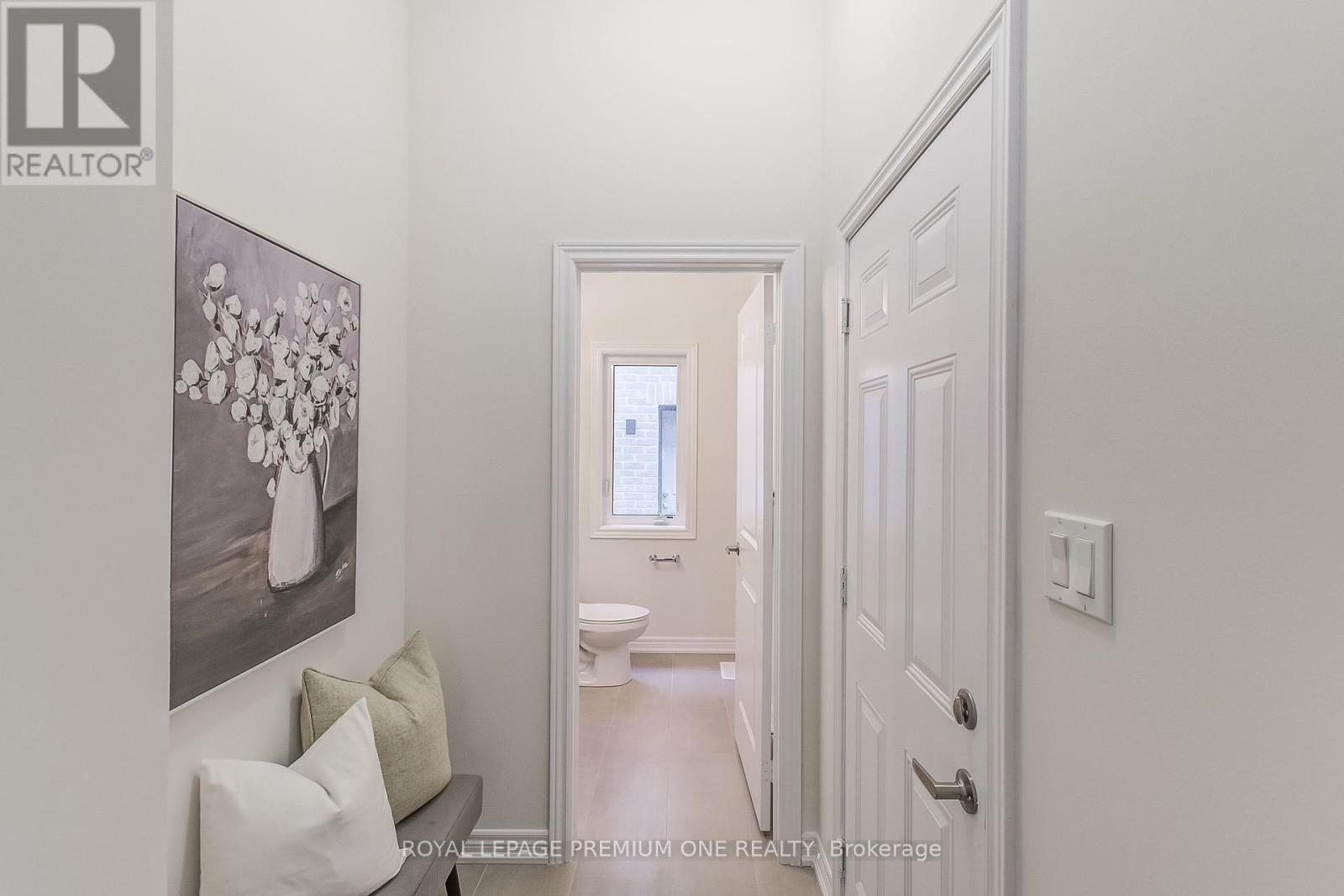 












799 APPLE TERRACE

,
Milton,




Ontario
L9E2C3

