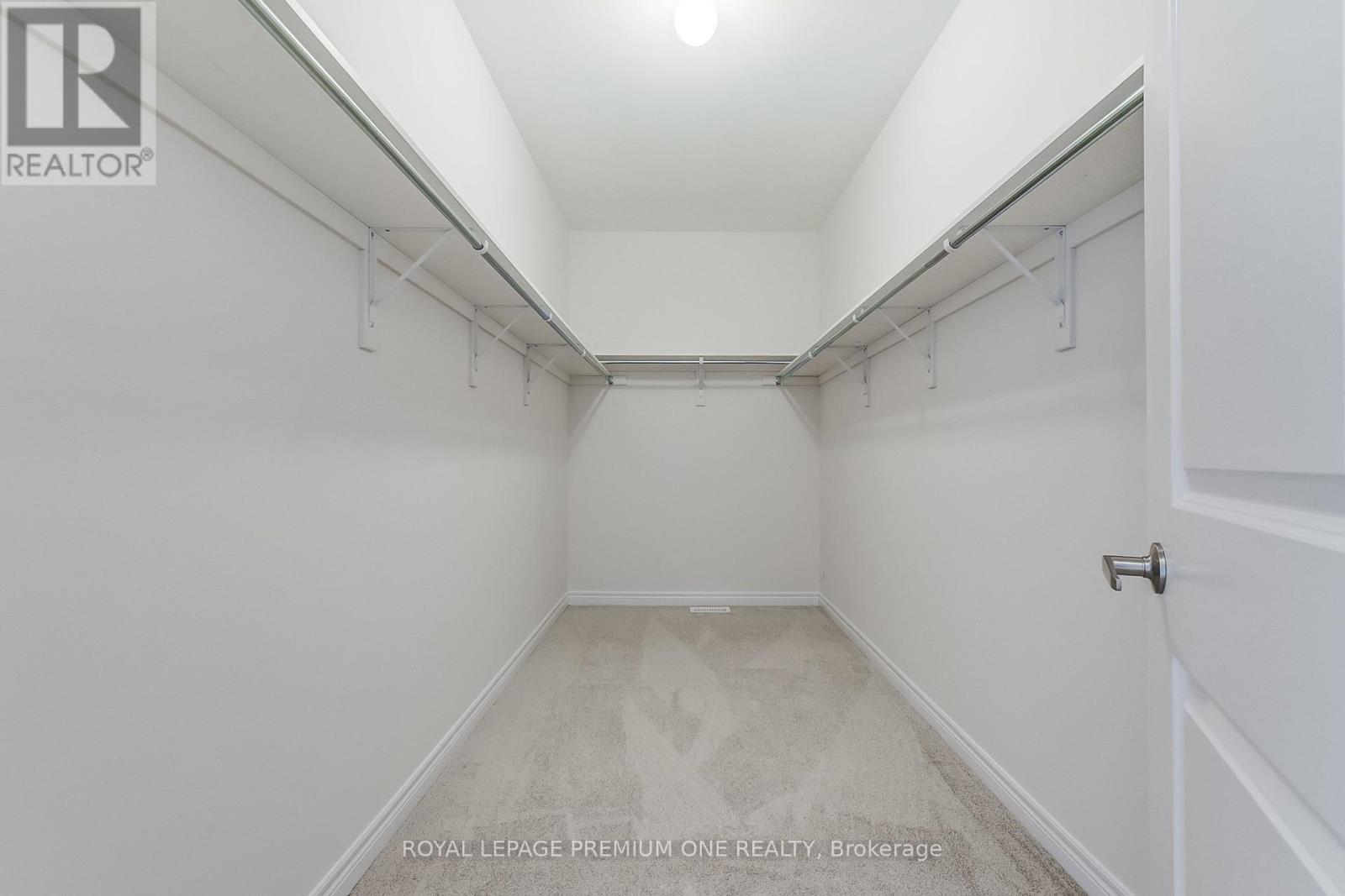 












799 APPLE TERRACE

,
Milton,




Ontario
L9E2C3

