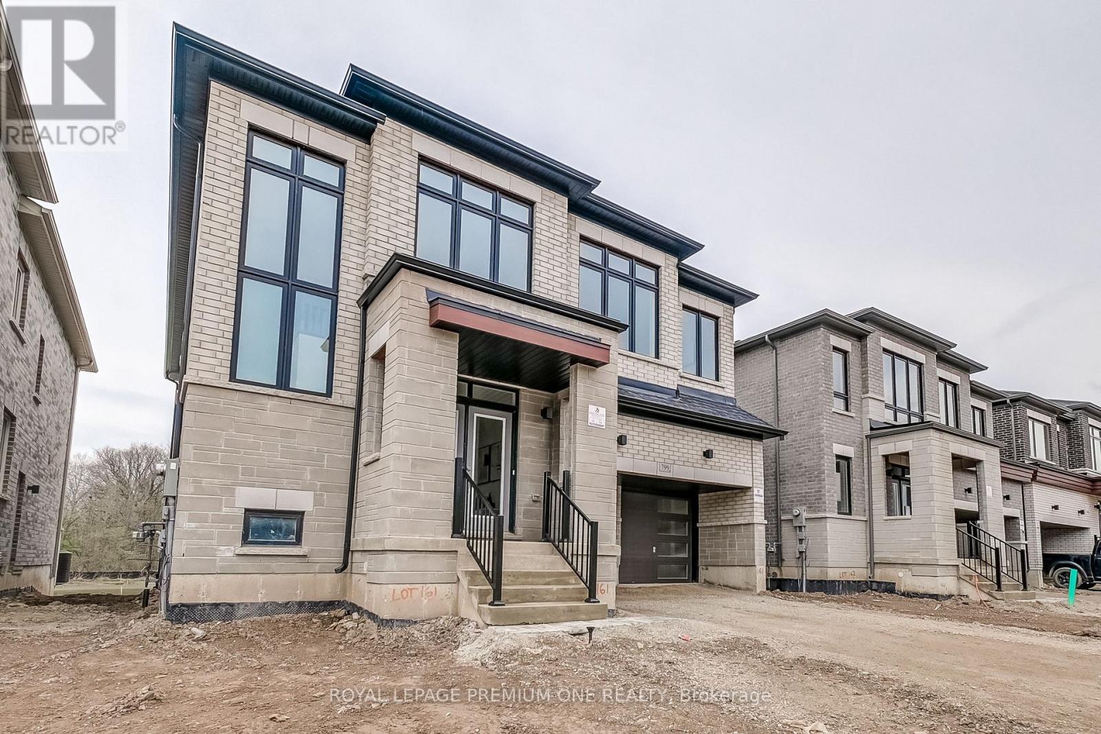 












799 APPLE TERRACE

,
Milton,




Ontario
L9E2C3

