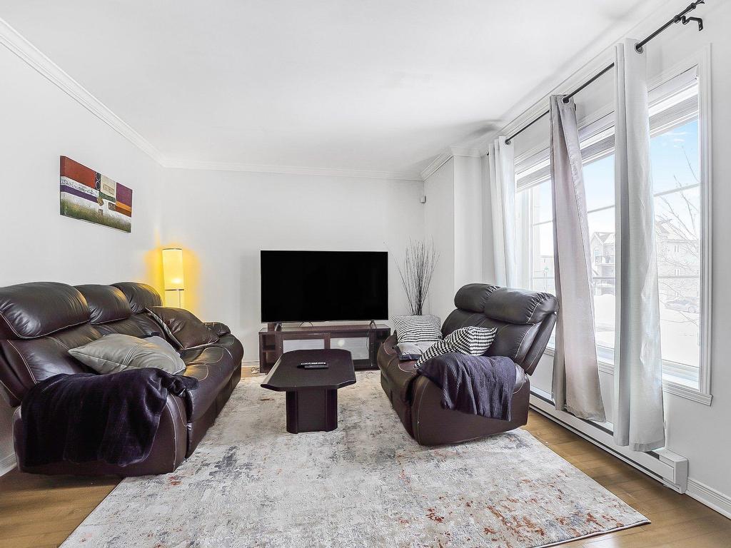 









256


Rue des Lys

,
Saint-Eustache,




QC
J7P0C7

