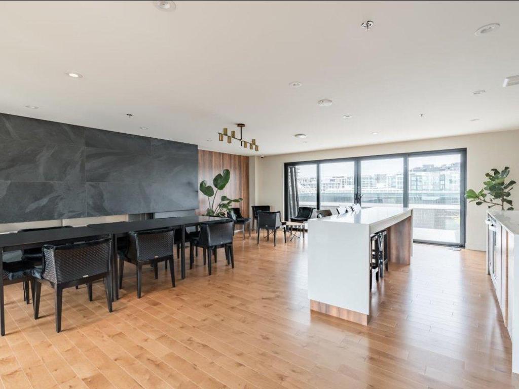 









170


Rue Rioux

, 906,
Montréal (Le Sud-Ouest),




QC
H3C2A5

