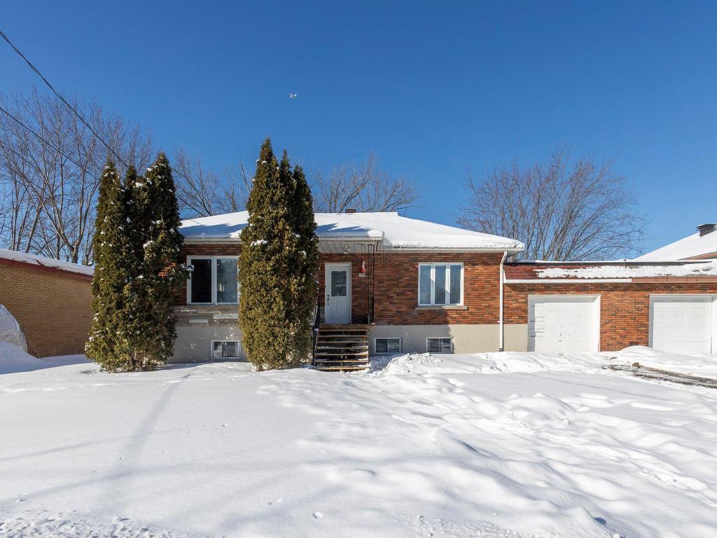 









2690


Rue Gélineau

,
Longueuil (Saint-Hubert),




QC
J3Y4K4


