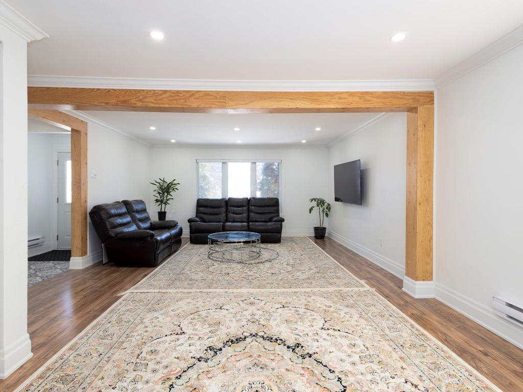 









2690


Rue Gélineau

,
Longueuil (Saint-Hubert),




QC
J3Y4K4

