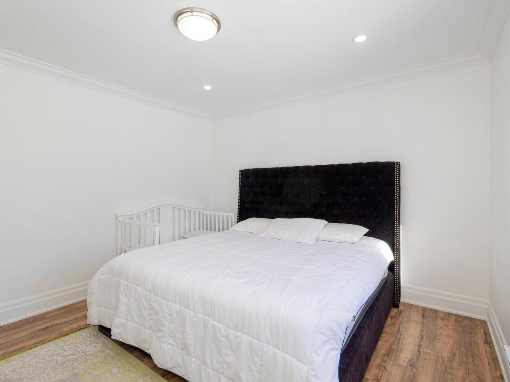 









2690


Rue Gélineau

,
Longueuil (Saint-Hubert),




QC
J3Y4K4

