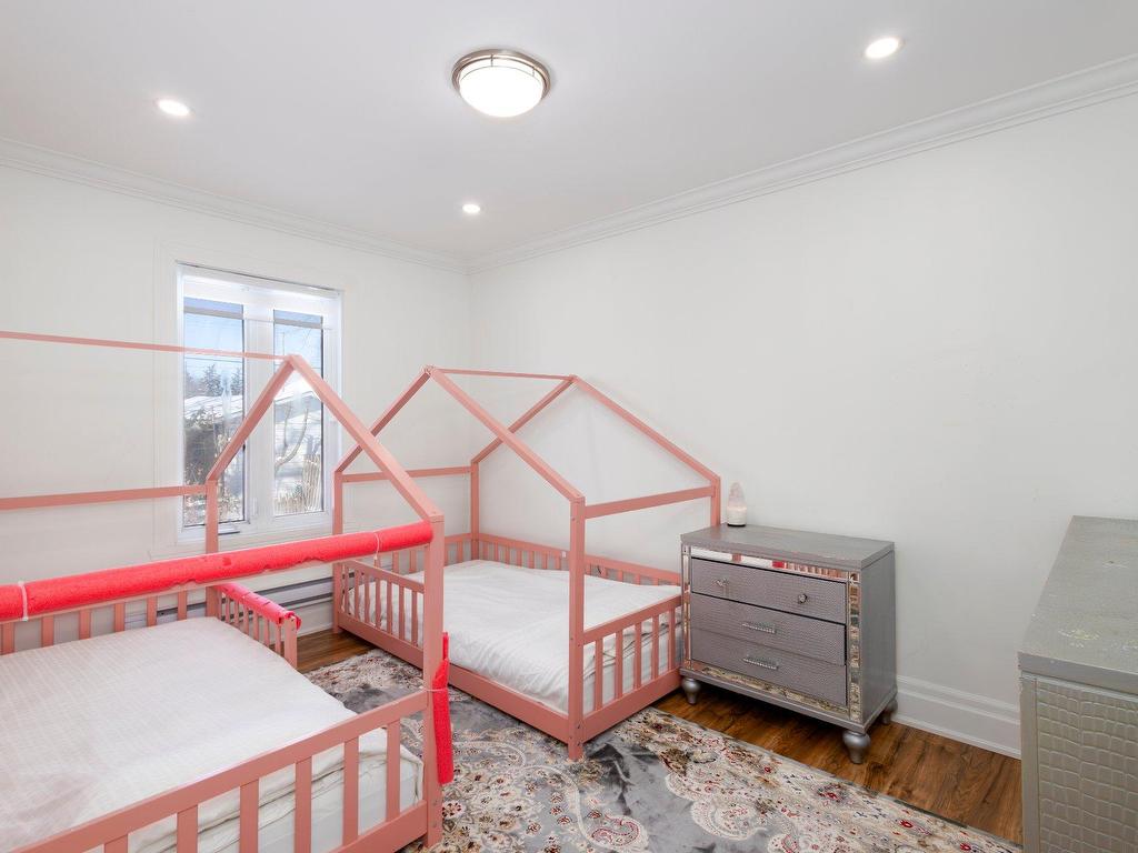 









2690


Rue Gélineau

,
Longueuil (Saint-Hubert),




QC
J3Y4K4

