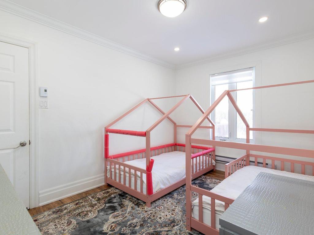 









2690


Rue Gélineau

,
Longueuil (Saint-Hubert),




QC
J3Y4K4

