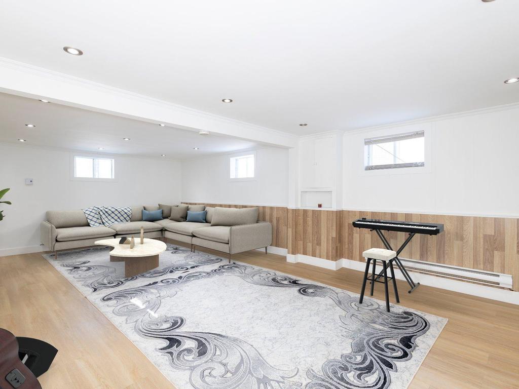 









2690


Rue Gélineau

,
Longueuil (Saint-Hubert),




QC
J3Y4K4

