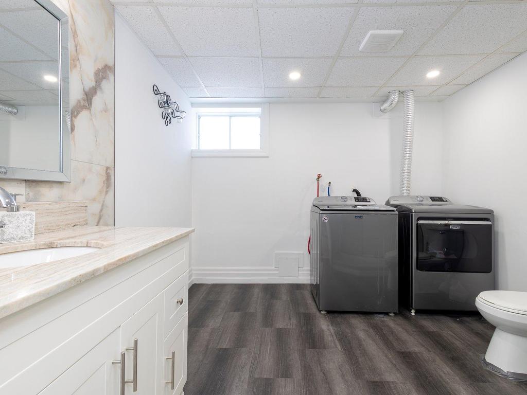 









2690


Rue Gélineau

,
Longueuil (Saint-Hubert),




QC
J3Y4K4

