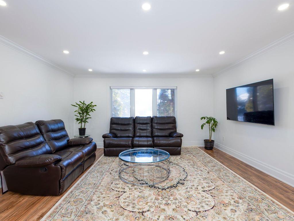 









2690


Rue Gélineau

,
Longueuil (Saint-Hubert),




QC
J3Y4K4


