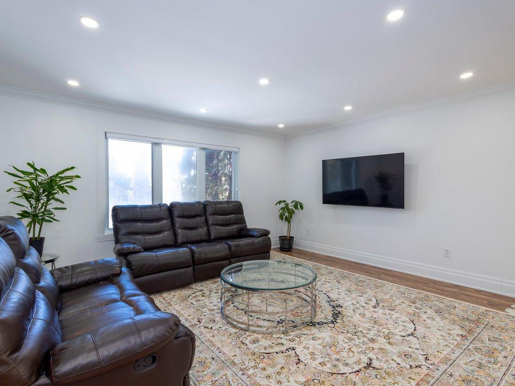 









2690


Rue Gélineau

,
Longueuil (Saint-Hubert),




QC
J3Y4K4

