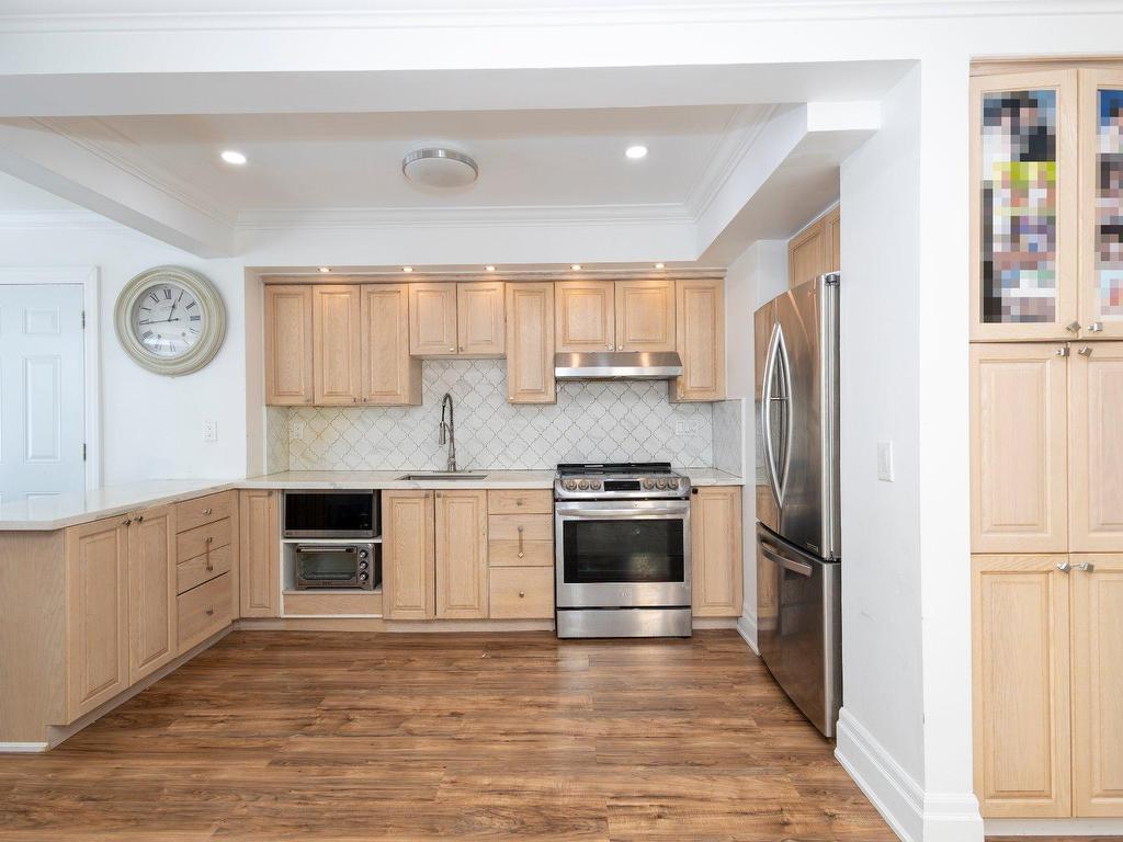 









2690


Rue Gélineau

,
Longueuil (Saint-Hubert),




QC
J3Y4K4

