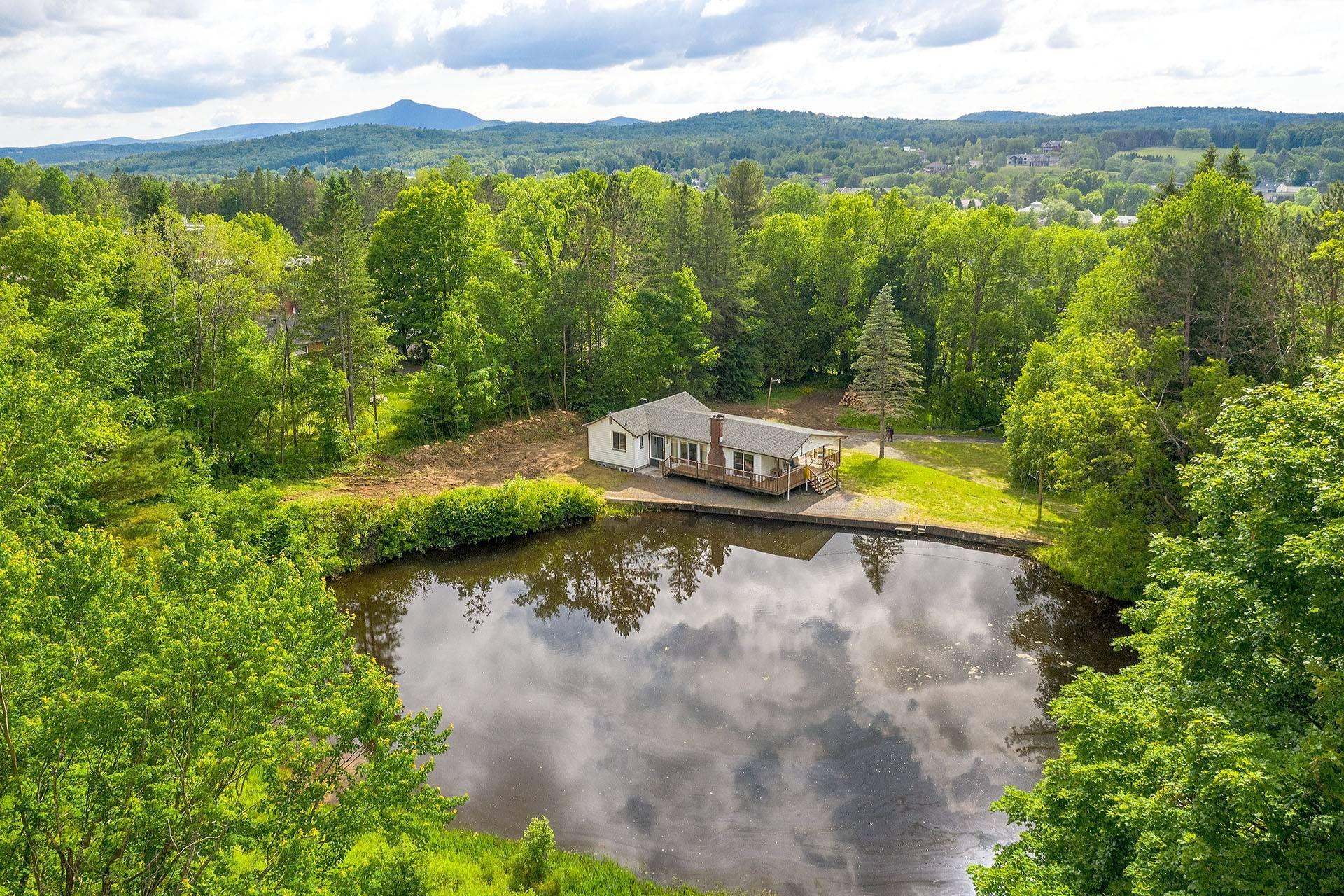 









35


Rue Academy

,
Sutton,




QC
J0E2K0

