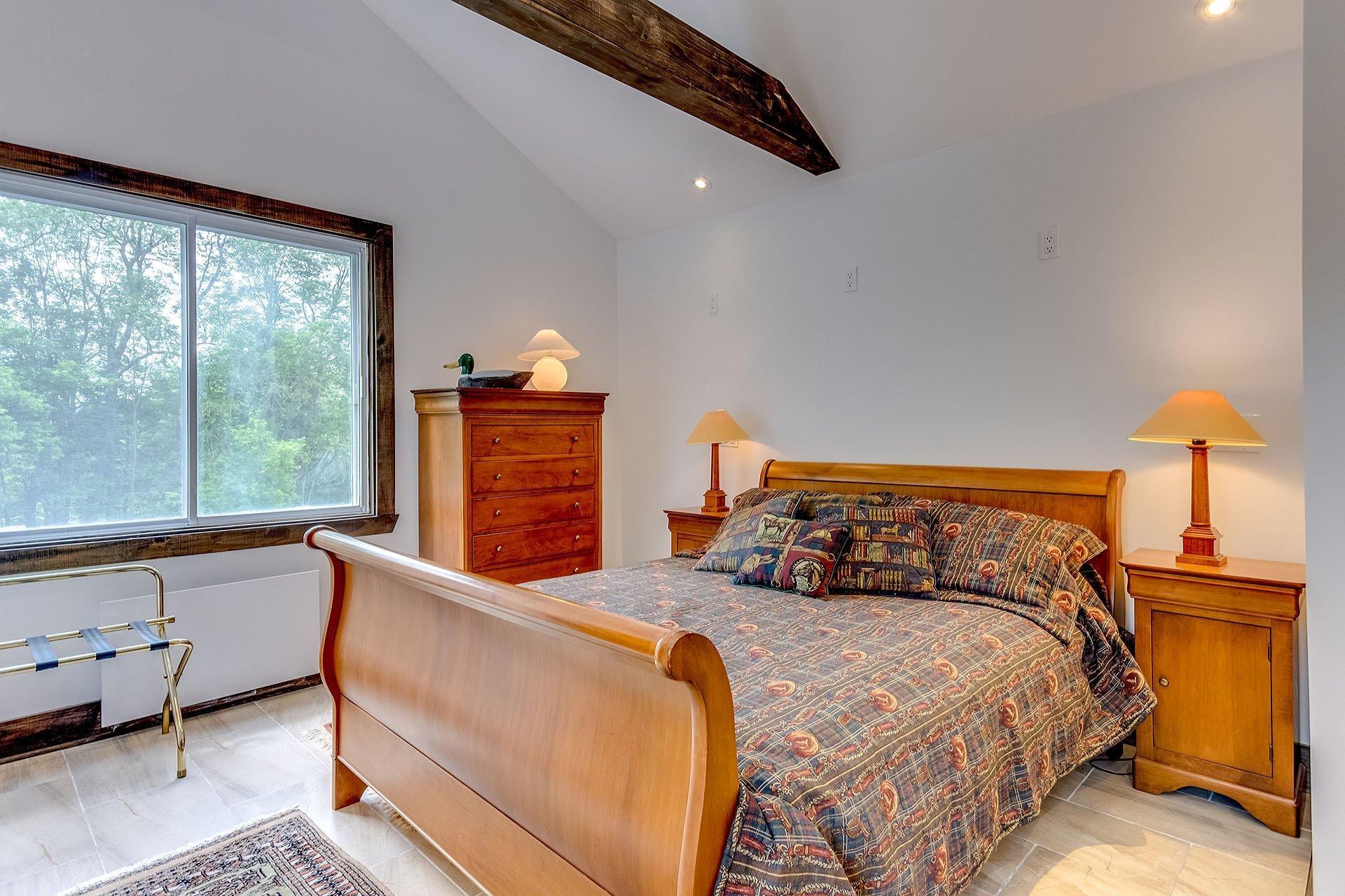 









35


Rue Academy

,
Sutton,




QC
J0E2K0

