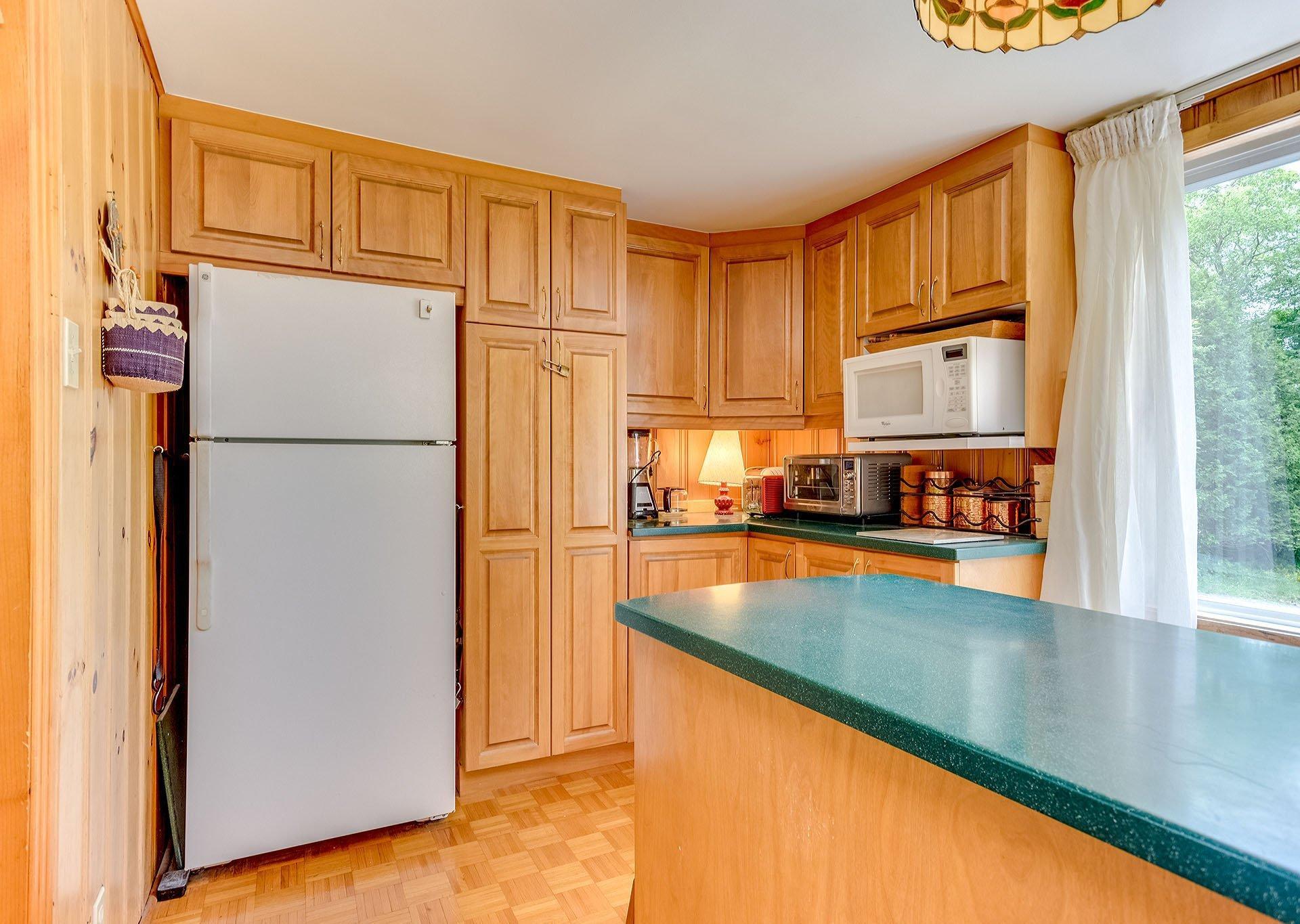 









35


Rue Academy

,
Sutton,




QC
J0E2K0

