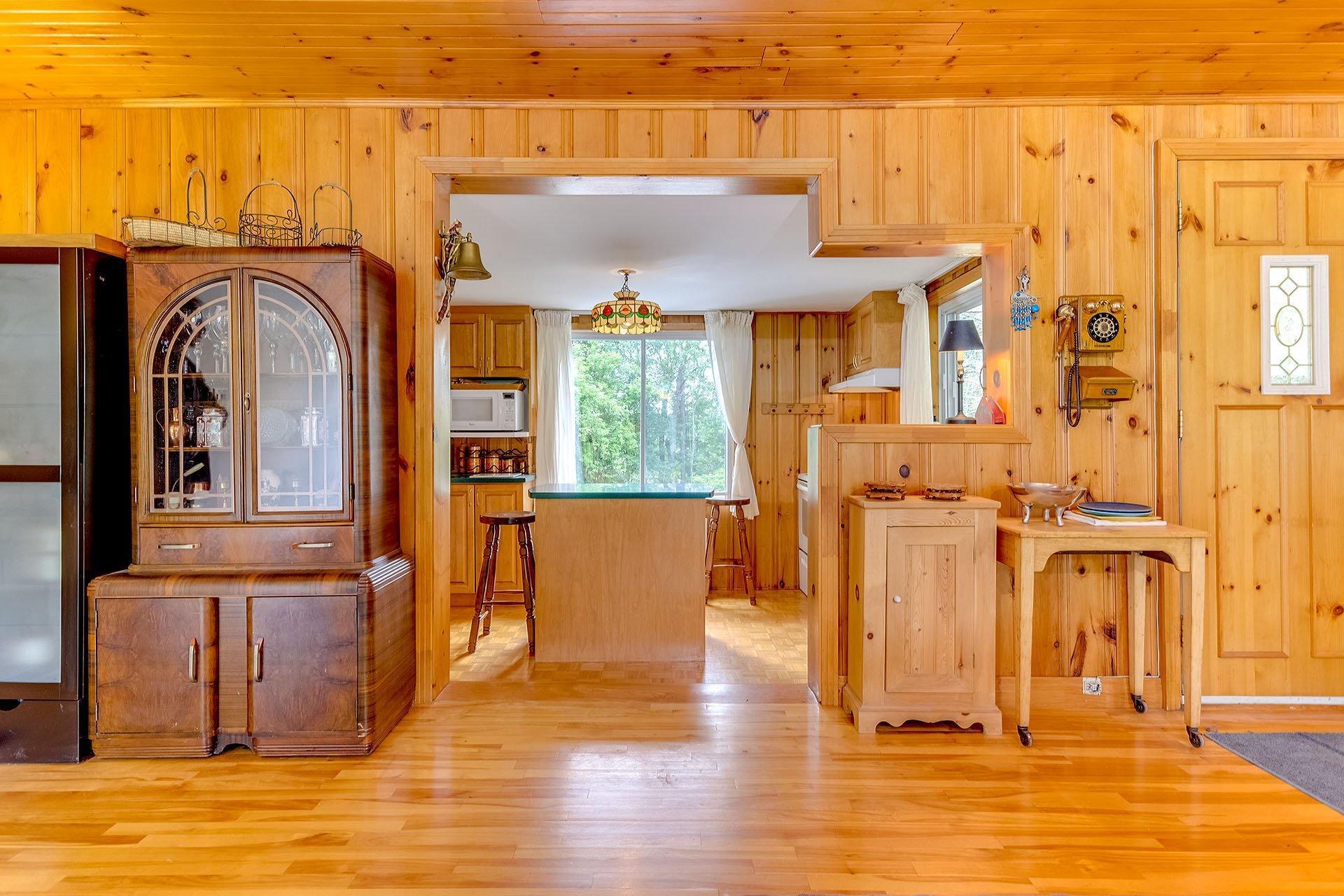 









35


Rue Academy

,
Sutton,




QC
J0E2K0


