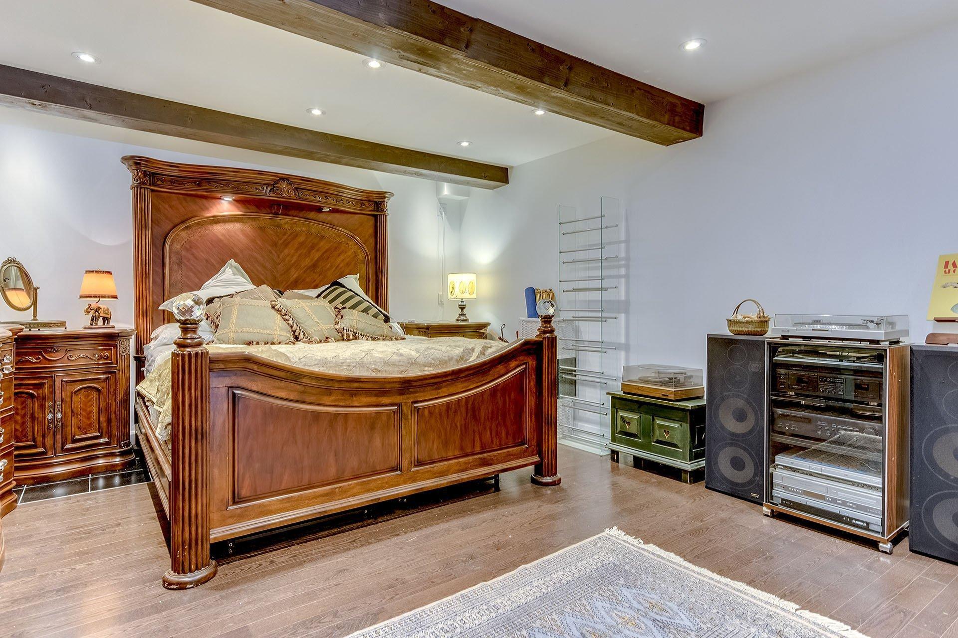









35


Rue Academy

,
Sutton,




QC
J0E2K0

