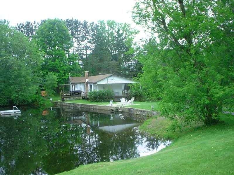 









35


Rue Academy

,
Sutton,




QC
J0E2K0

