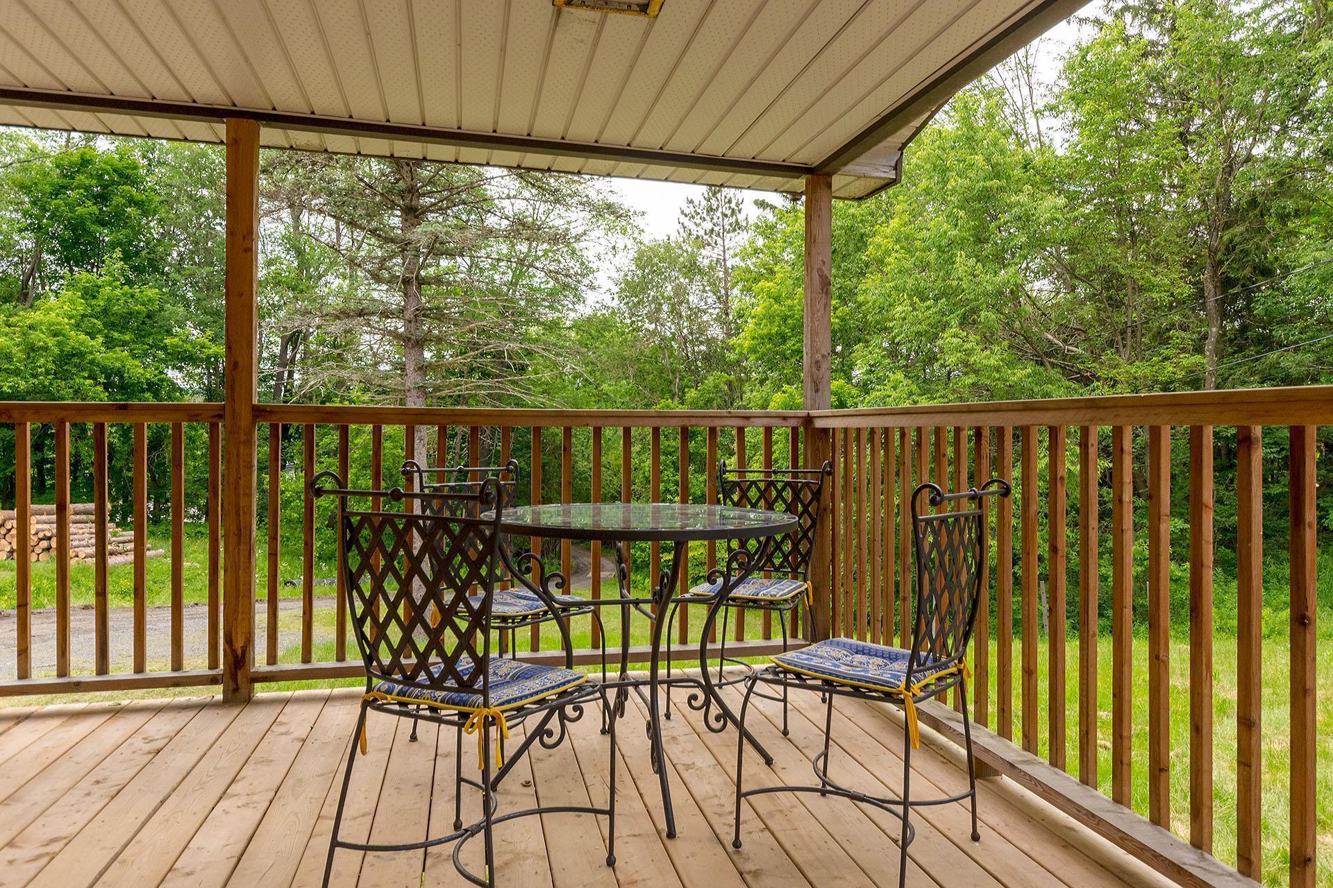 









35


Rue Academy

,
Sutton,




QC
J0E2K0

