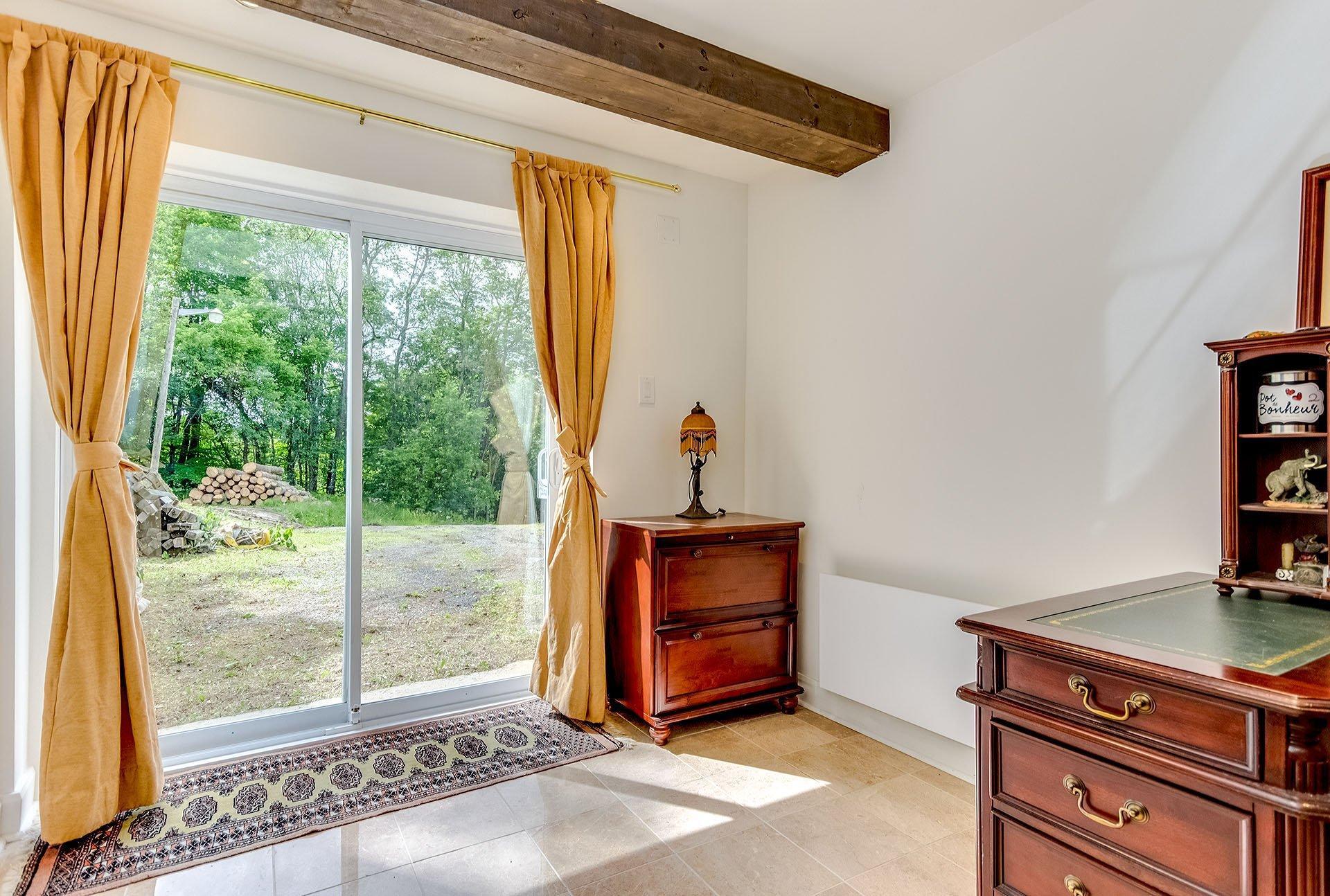 









35


Rue Academy

,
Sutton,




QC
J0E2K0

