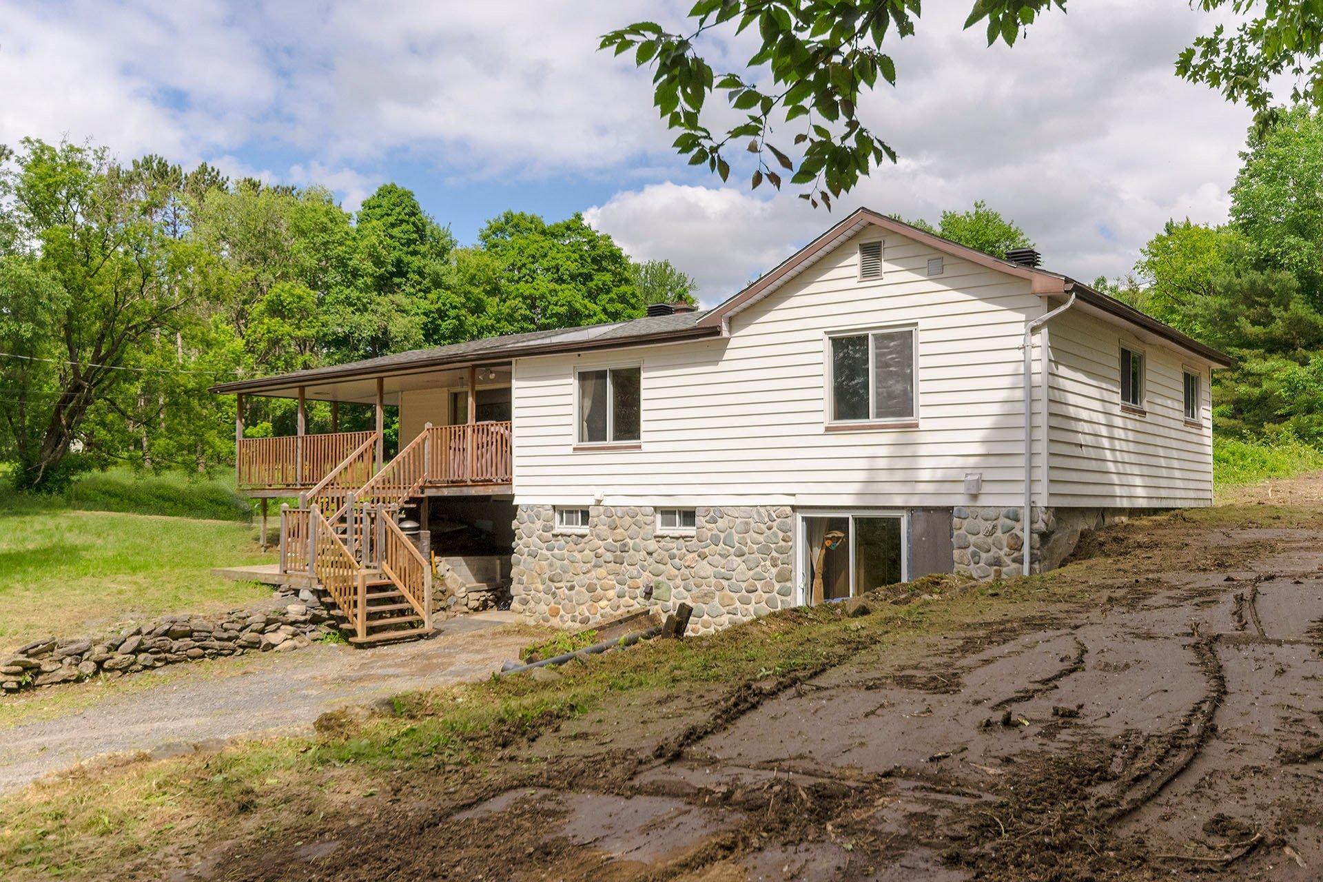 









35


Rue Academy

,
Sutton,




QC
J0E2K0

