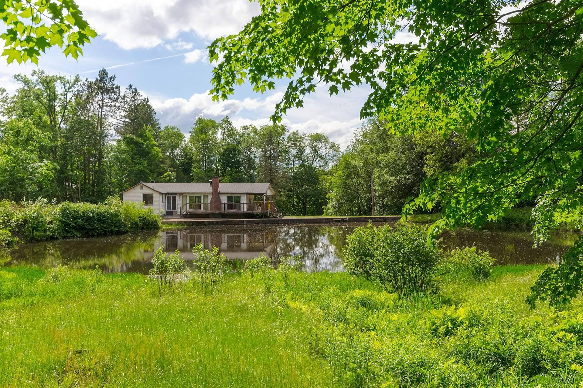 









35


Rue Academy

,
Sutton,




QC
J0E2K0

