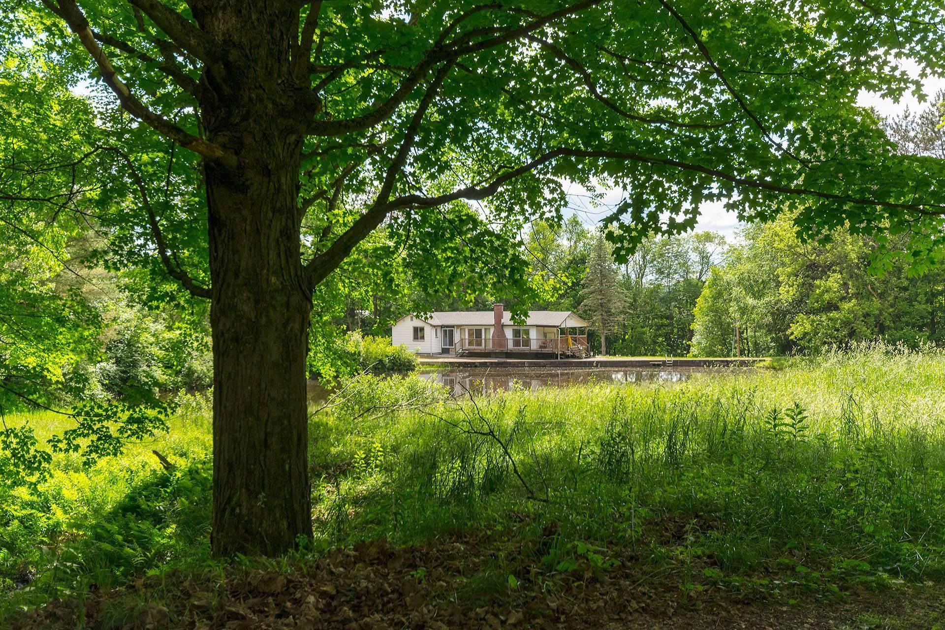 









35


Rue Academy

,
Sutton,




QC
J0E2K0

