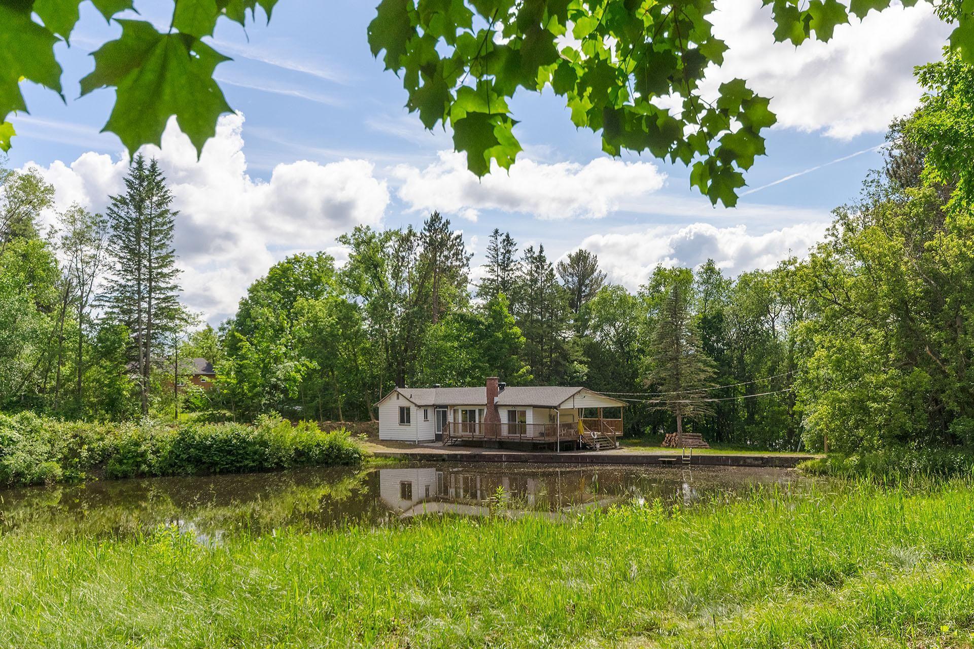 









35


Rue Academy

,
Sutton,




QC
J0E2K0

