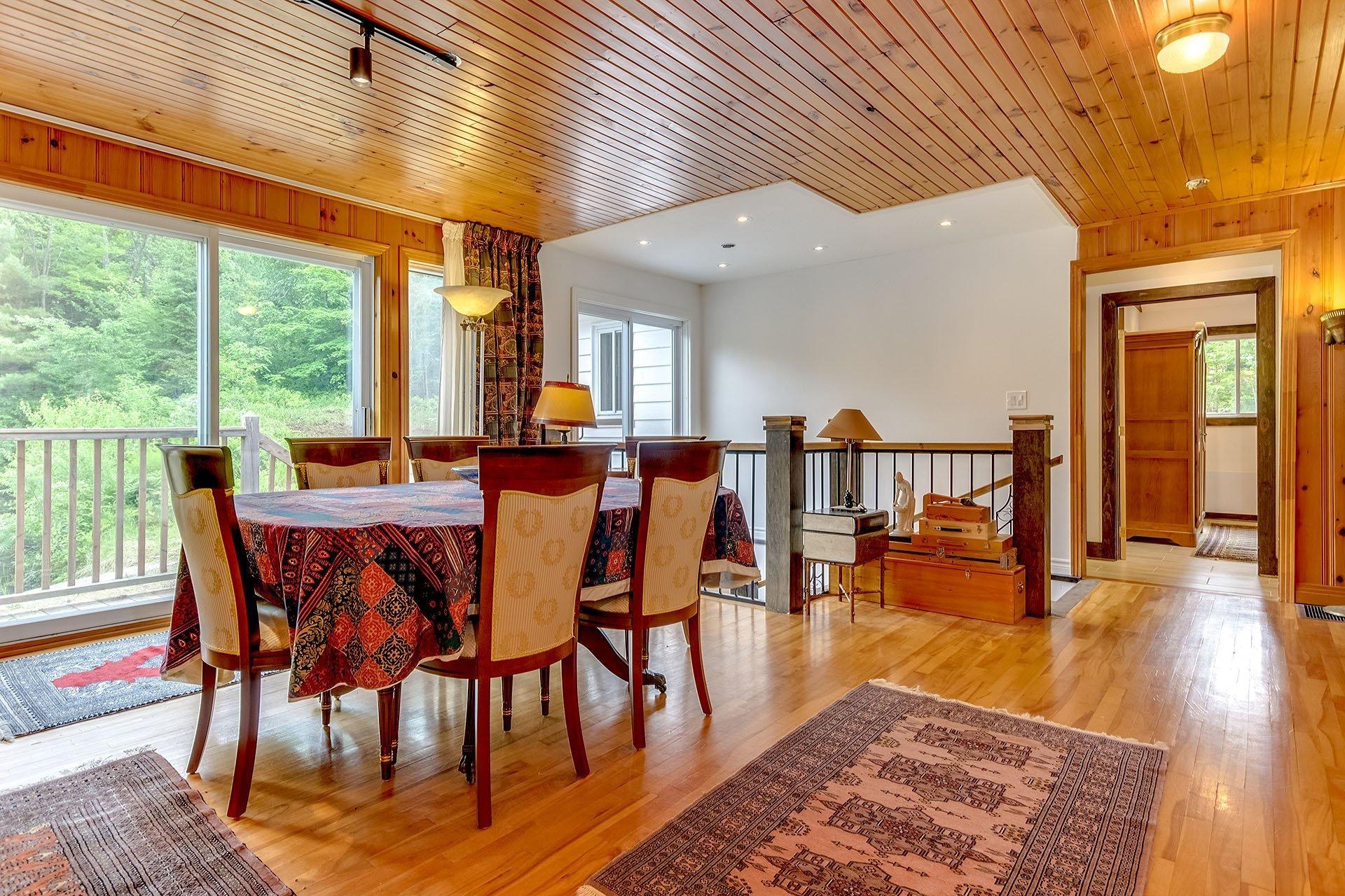 









35


Rue Academy

,
Sutton,




QC
J0E2K0


