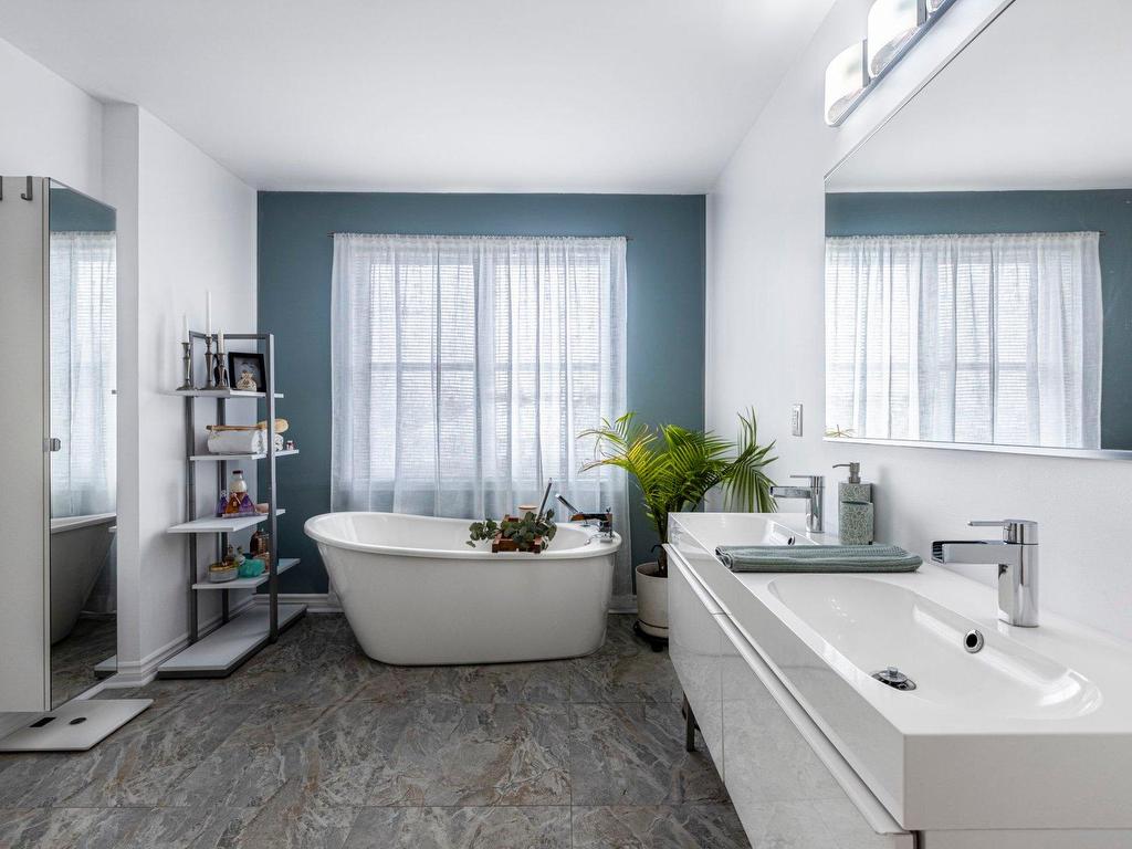 









20


Rue André-Beauregard

,
Verchères,




QC
J0L2R0

