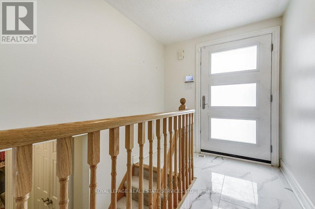 












17 CLOCKWORK LANE

,
Toronto,




Ontario
M8Y4H5

