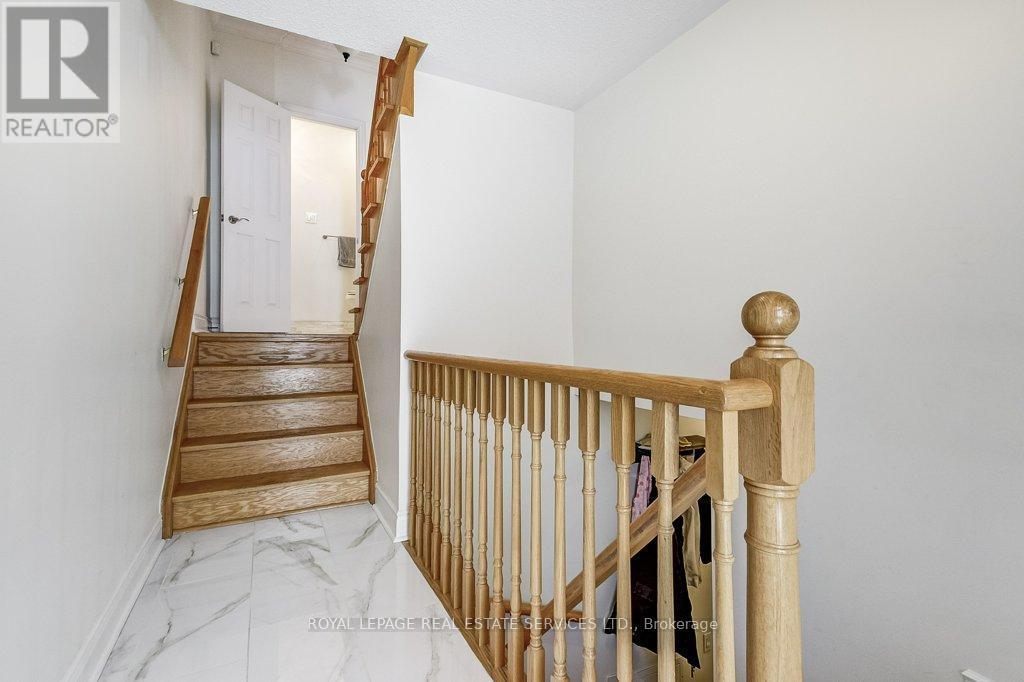 












17 CLOCKWORK LANE

,
Toronto,




Ontario
M8Y4H5

