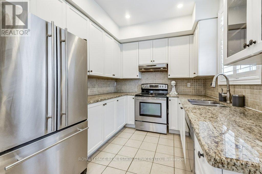 












17 CLOCKWORK LANE

,
Toronto,




Ontario
M8Y4H5

