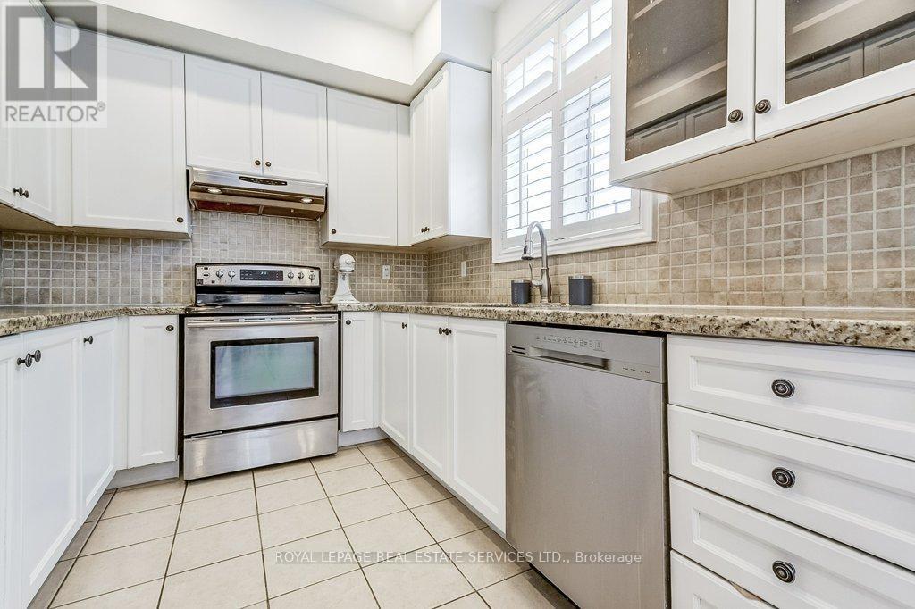 












17 CLOCKWORK LANE

,
Toronto,




Ontario
M8Y4H5

