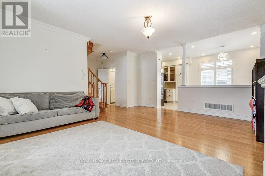 












17 CLOCKWORK LANE

,
Toronto,




Ontario
M8Y4H5

