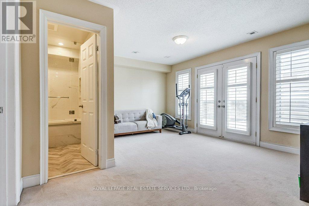 












17 CLOCKWORK LANE

,
Toronto,




Ontario
M8Y4H5

