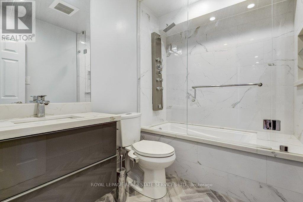 












17 CLOCKWORK LANE

,
Toronto,




Ontario
M8Y4H5

