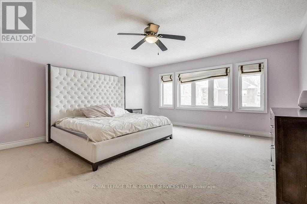 












17 CLOCKWORK LANE

,
Toronto,




Ontario
M8Y4H5

