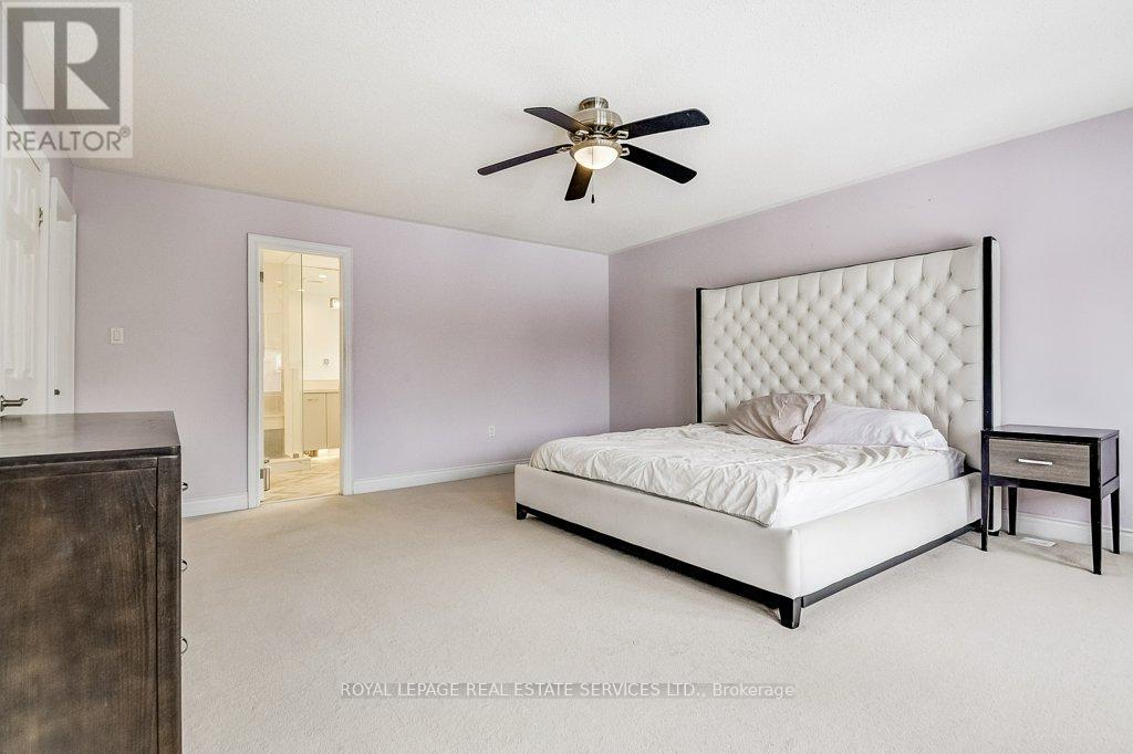 












17 CLOCKWORK LANE

,
Toronto,




Ontario
M8Y4H5

