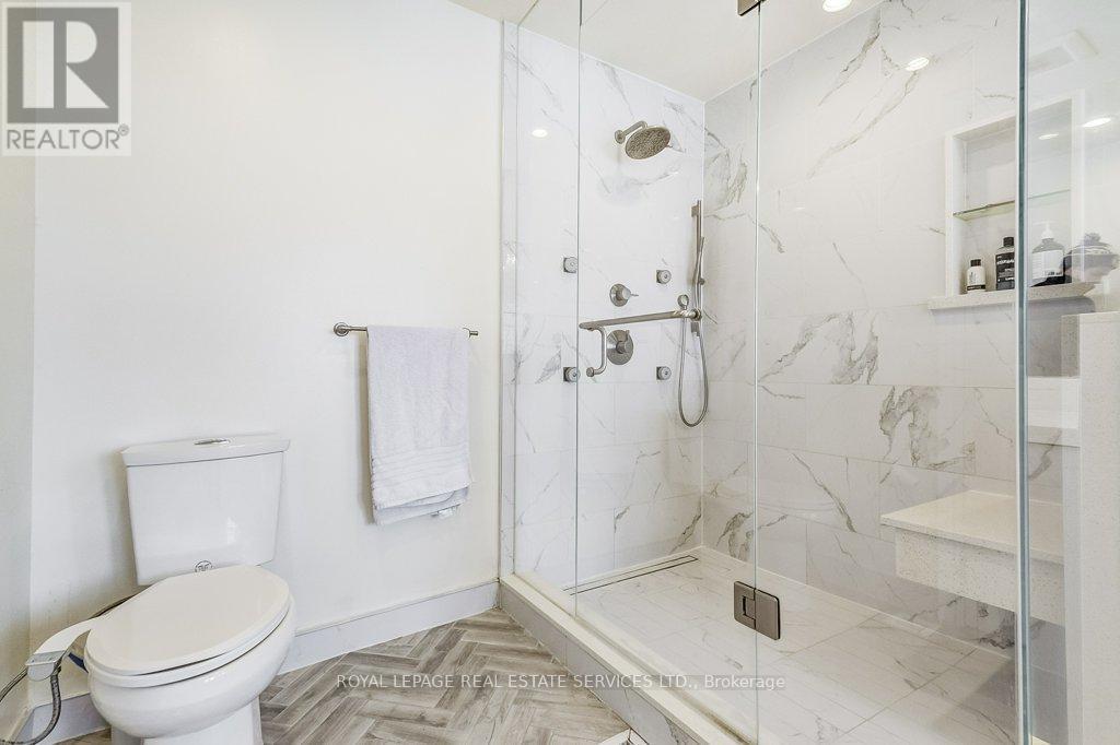 












17 CLOCKWORK LANE

,
Toronto,




Ontario
M8Y4H5

