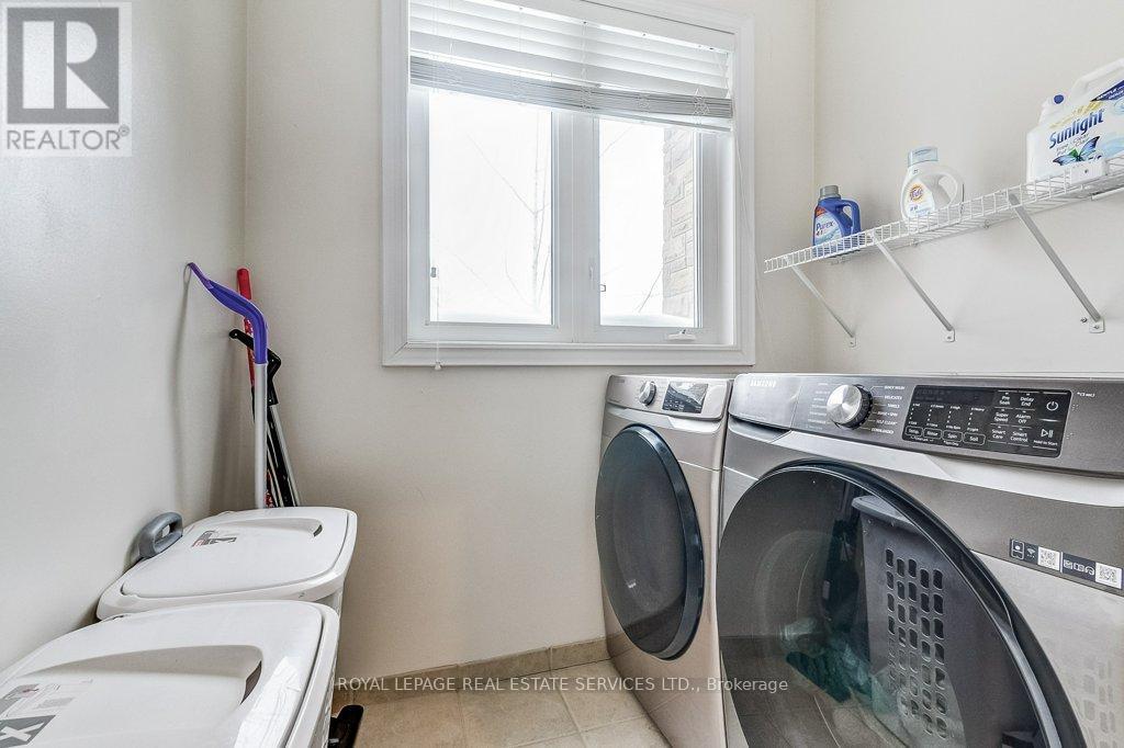 












17 CLOCKWORK LANE

,
Toronto,




Ontario
M8Y4H5

