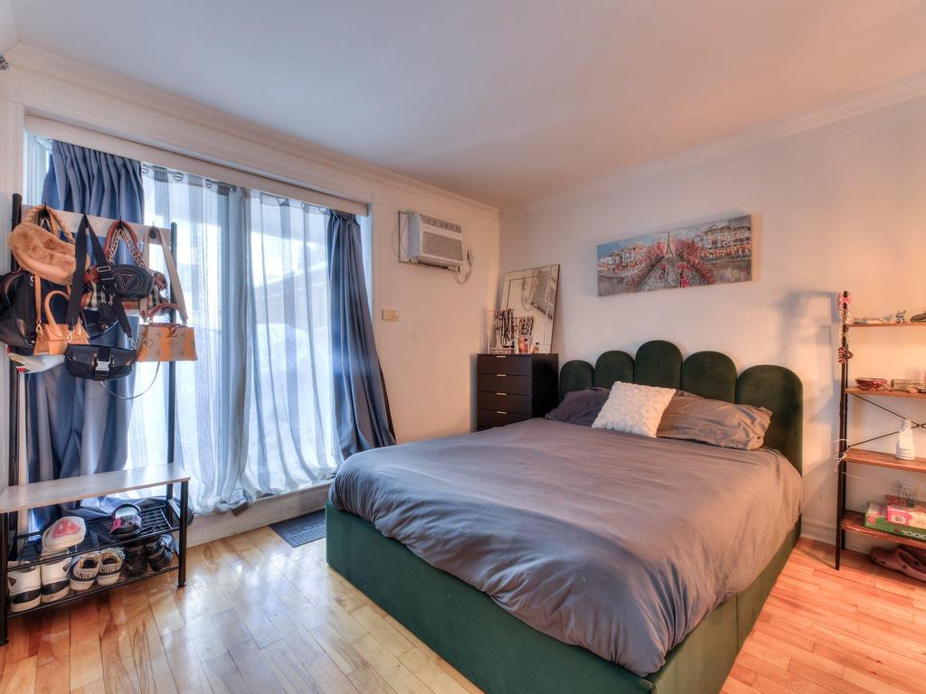 









4453


Av. de l'Hôtel-de-Ville

, 1,
Montréal (Le Plateau-Mont-Royal),




QC
H2W2H6

